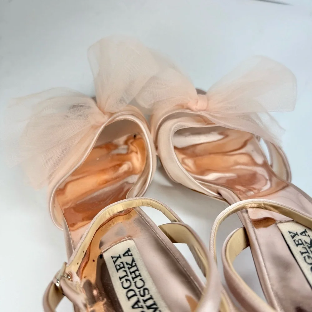 NIB Badgley Mischka Women's Tess Heeled Sandals‎ Size 9 Soft Blush Color